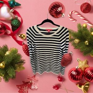 New Lilly Pulitzer Women’s Medium Navy and White striped pullover sweater !